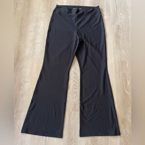 Extra High-Rise Flare Leggings